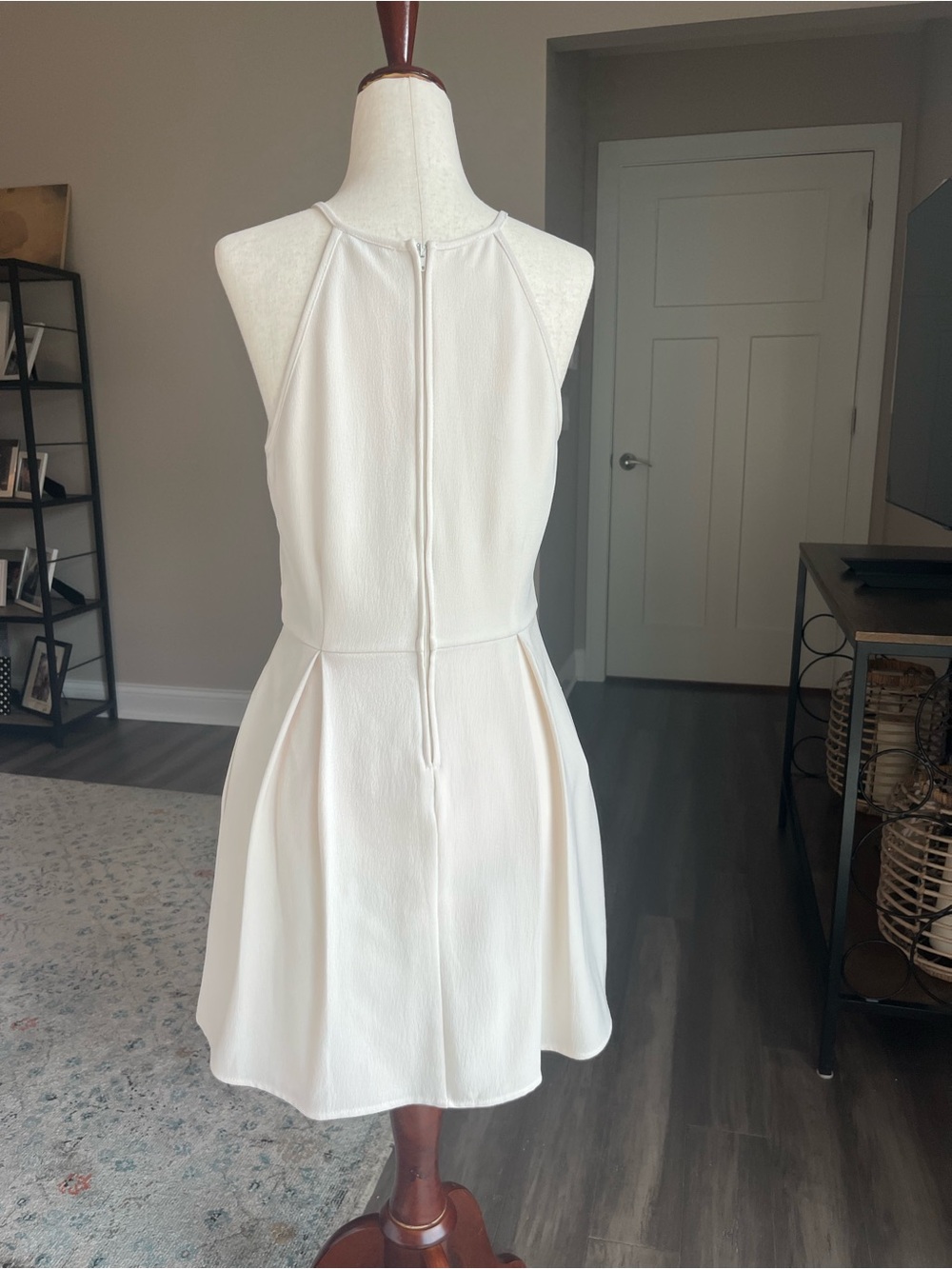 Minimalist Sleeveless Cream Fit-and-Flare Mini Dress - Picture 2 of 7